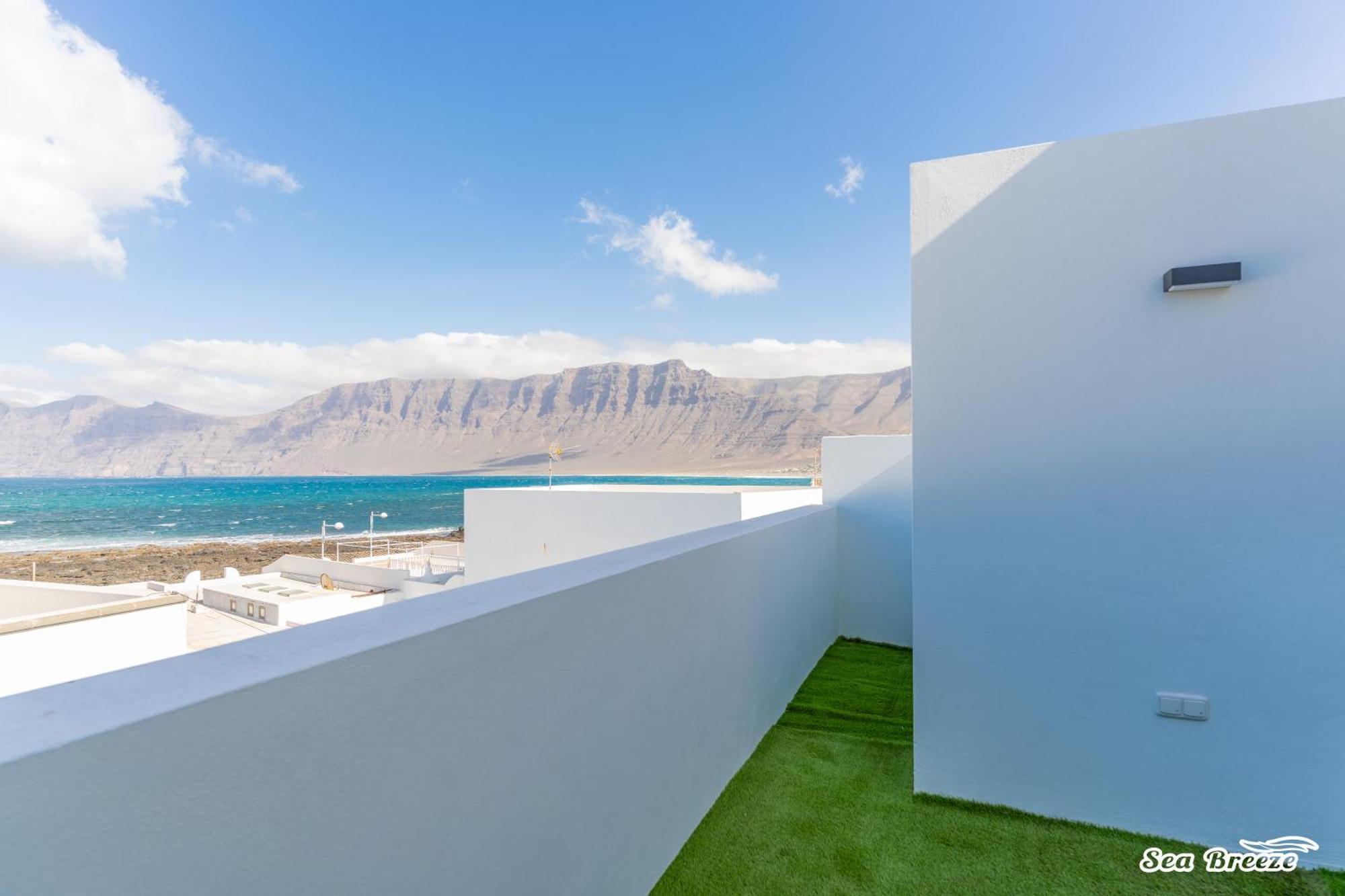 2 Apartments Sea Breeze Famara Buitenkant foto