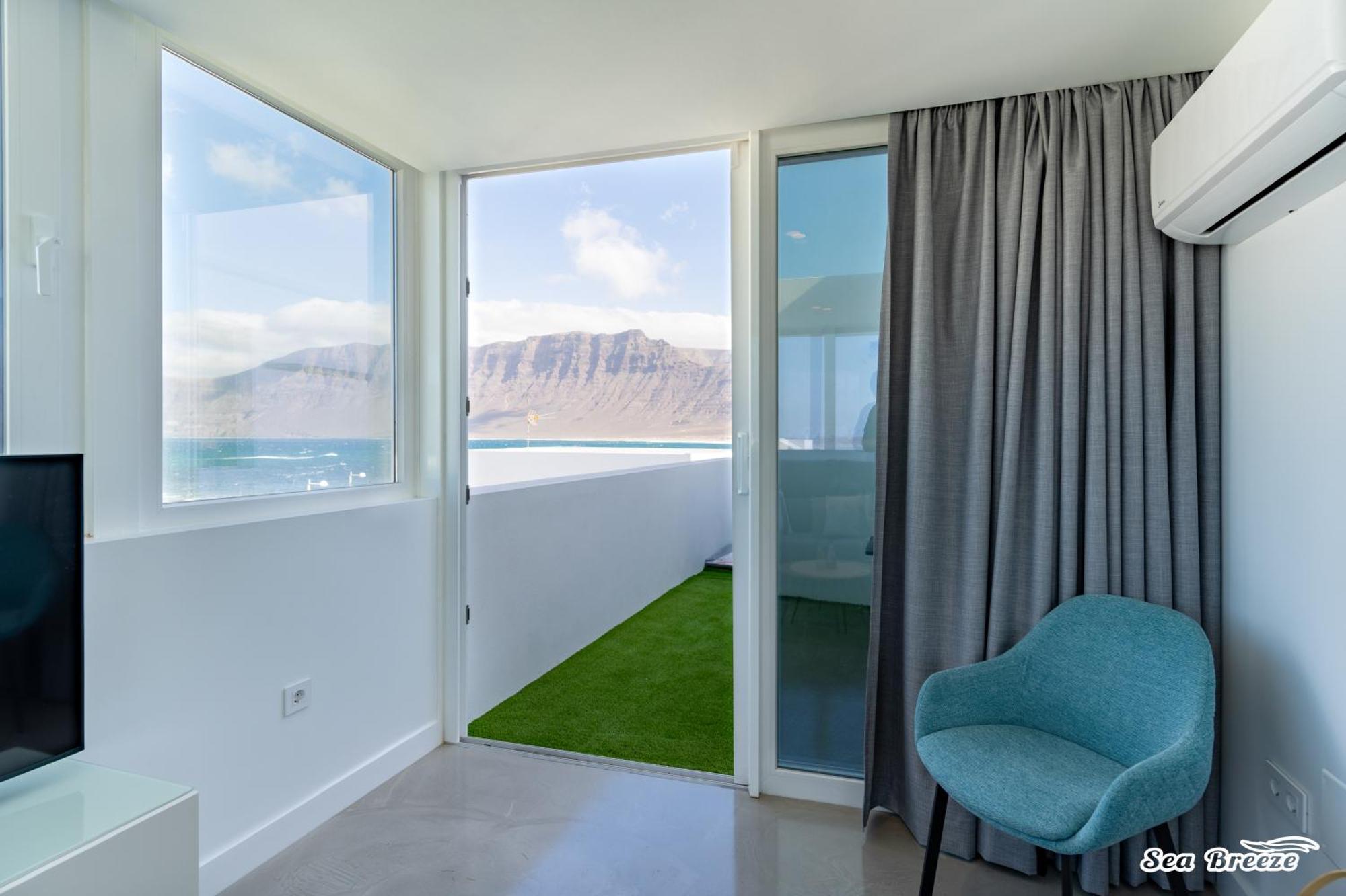 2 Apartments Sea Breeze Famara Buitenkant foto